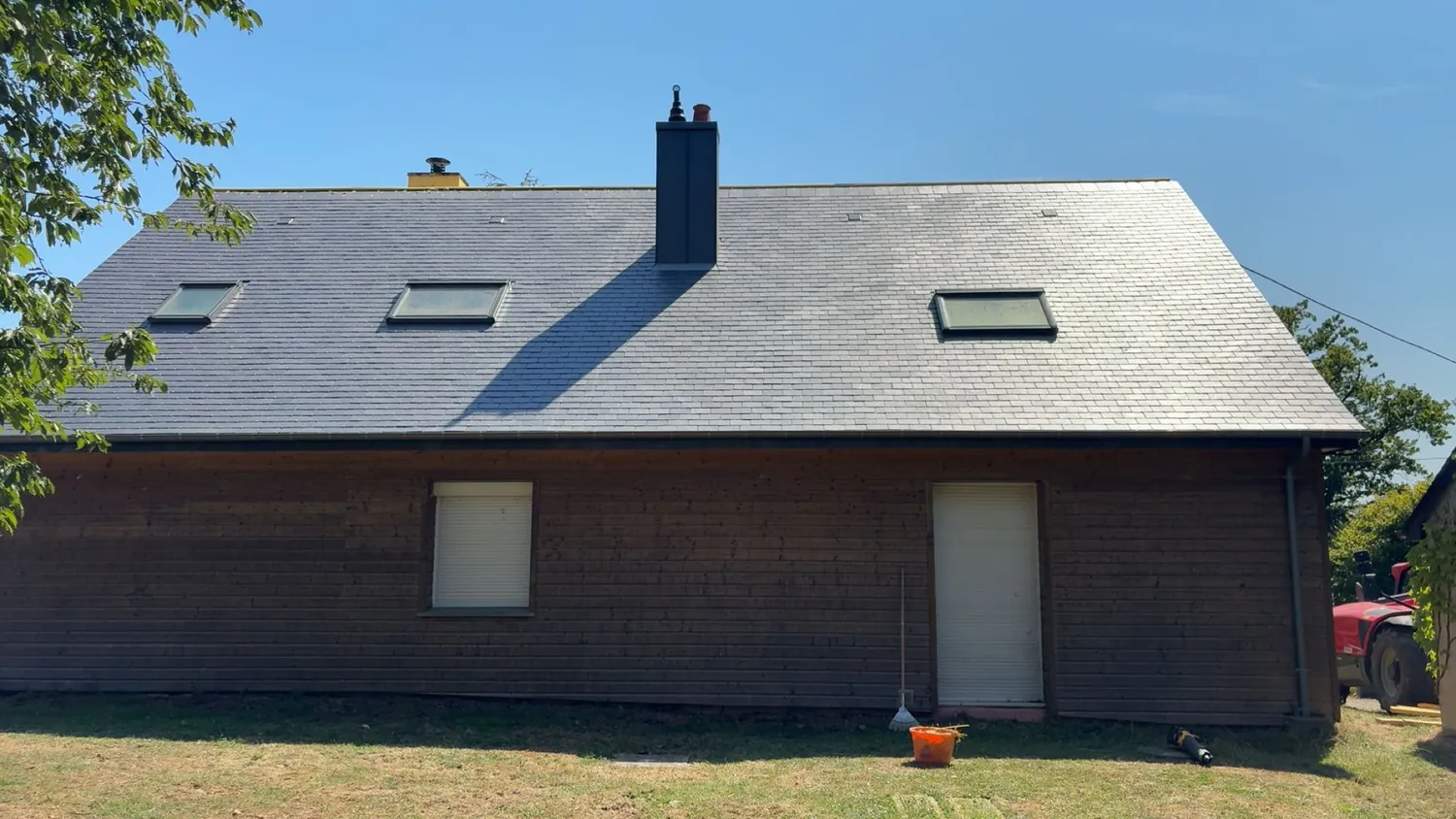 pose de fenetre de toit le genest saint isle